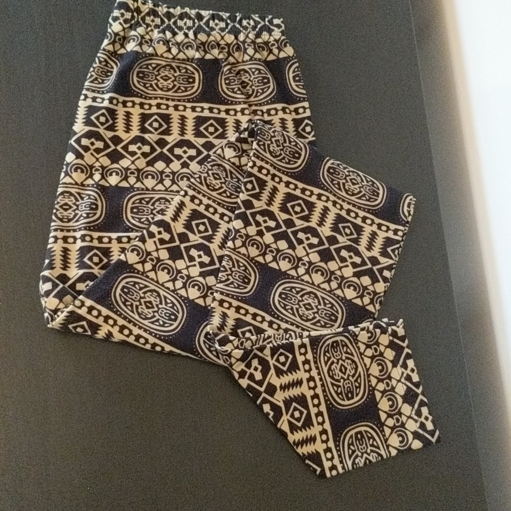 Agnes and Dora leggings